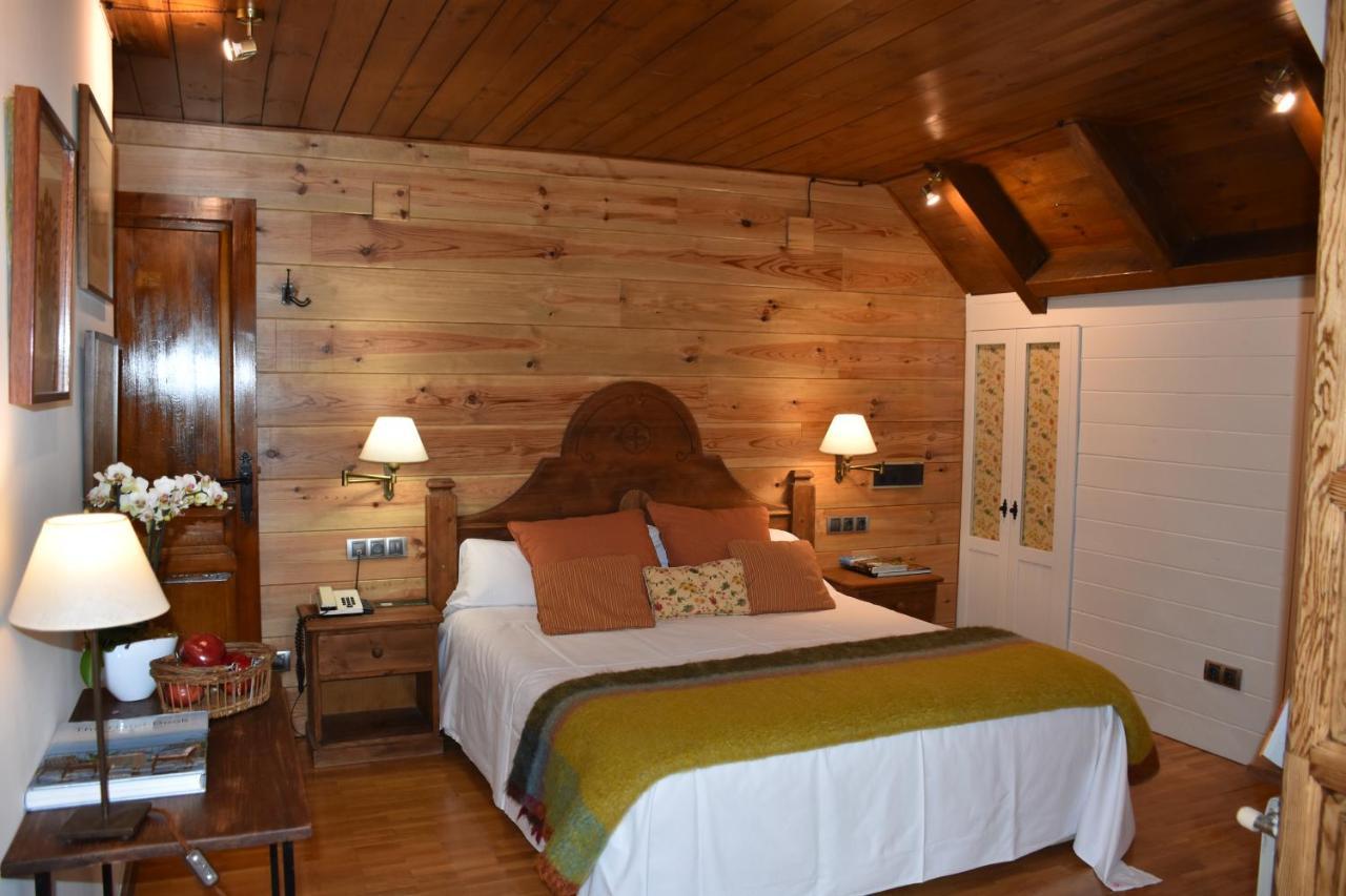 Hotel Val De Ruda Baqueira Beret Bagian luar foto