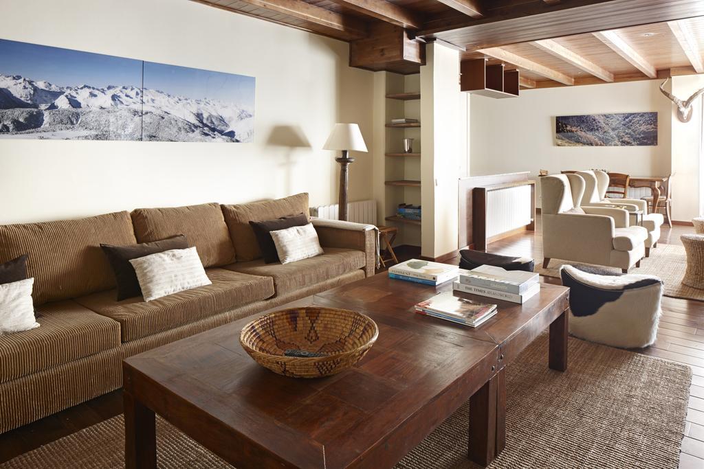 Hotel Val De Ruda Baqueira Beret Bagian luar foto